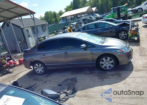 2011 Honda Civic Lx z USA, uszkodzony, nr VIN 2HGFA1F51BH538982